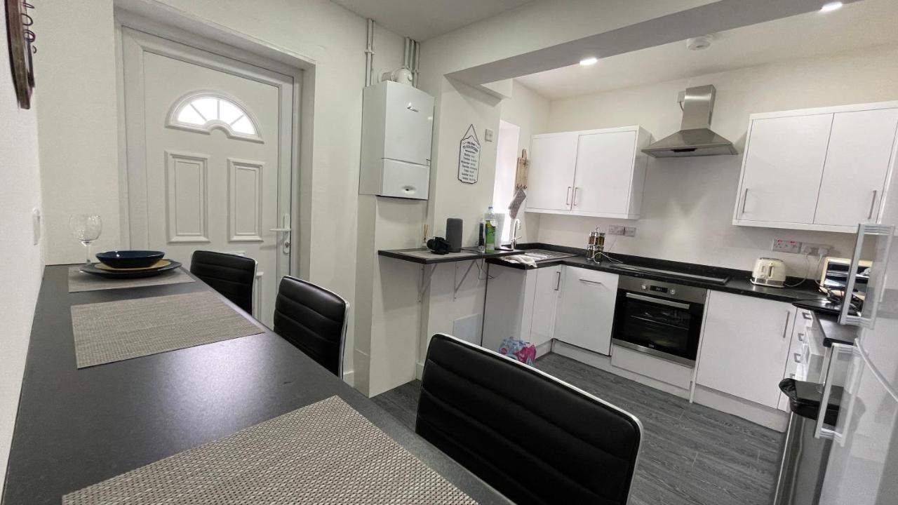 Spacious 6 Bed Home Near City & Albion Stadium Perfect For Contractors! Birmingam Exterior foto